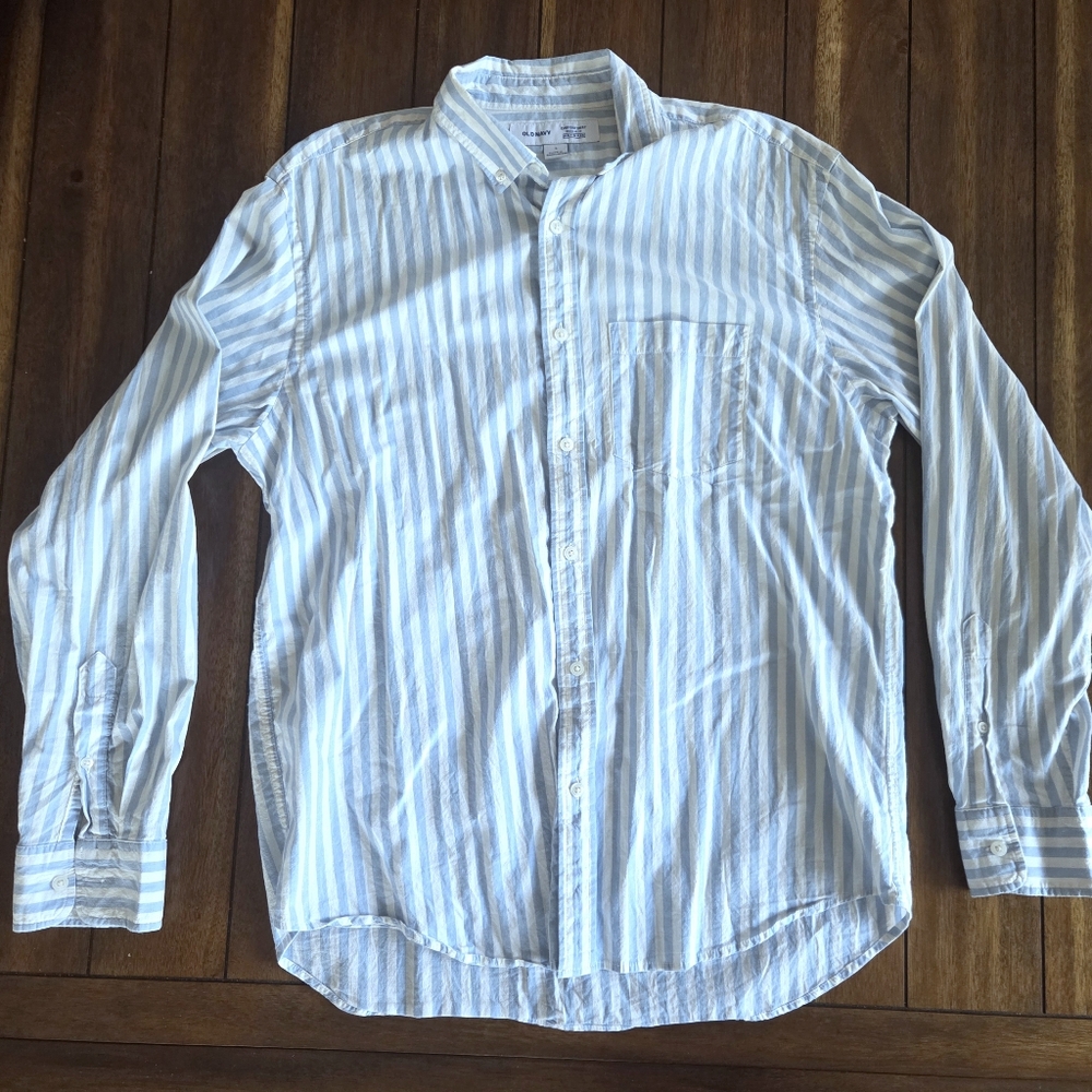 Old Navy Men's Light Blue and White Striped Shirt